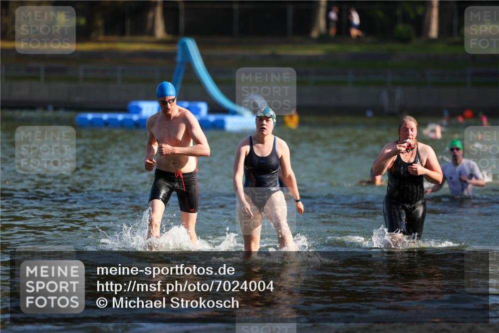 08.09.2024 - Stadtparktriathlon Michael Strokosch http://msf.ph/oto/7024004 08.09.2024 09:47:40 Schwimmen 188, 205, 220, 259 meine-sportfotos.de