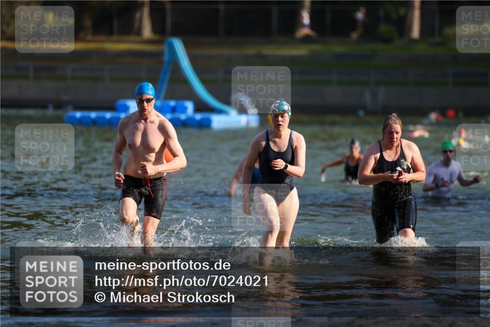08.09.2024 - Stadtparktriathlon Michael Strokosch http://msf.ph/oto/7024021 08.09.2024 09:47:41 Schwimmen 188, 205, 220, 259 meine-sportfotos.de