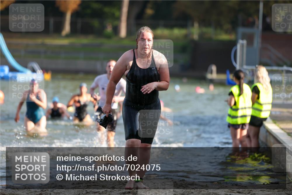 08.09.2024 - Stadtparktriathlon Michael Strokosch http://msf.ph/oto/7024075 08.09.2024 09:47:49 Schwimmen 193, 199, 205, 207, 220, 226 meine-sportfotos.de