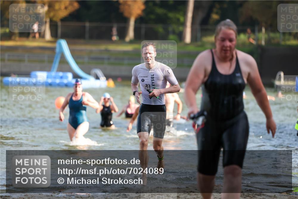 08.09.2024 - Stadtparktriathlon Michael Strokosch http://msf.ph/oto/7024089 08.09.2024 09:47:50 Schwimmen 193, 199, 200, 205, 207, 220, 226 meine-sportfotos.de