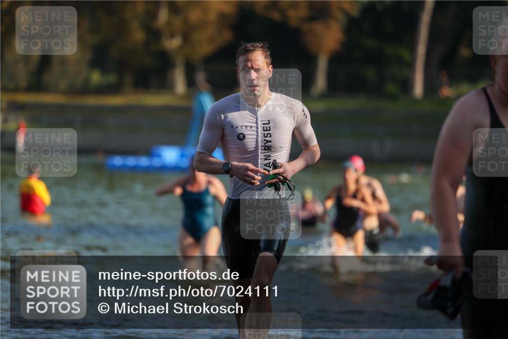 08.09.2024 - Stadtparktriathlon Michael Strokosch http://msf.ph/oto/7024111 08.09.2024 09:47:52 Schwimmen 193, 199, 200, 205, 207, 220, 226, 262 meine-sportfotos.de