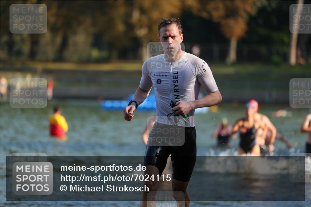 08.09.2024 - Stadtparktriathlon Michael Strokosch http://msf.ph/oto/7024115 08.09.2024 09:47:52 Schwimmen 193, 199, 200, 205, 207, 220, 226, 262 meine-sportfotos.de