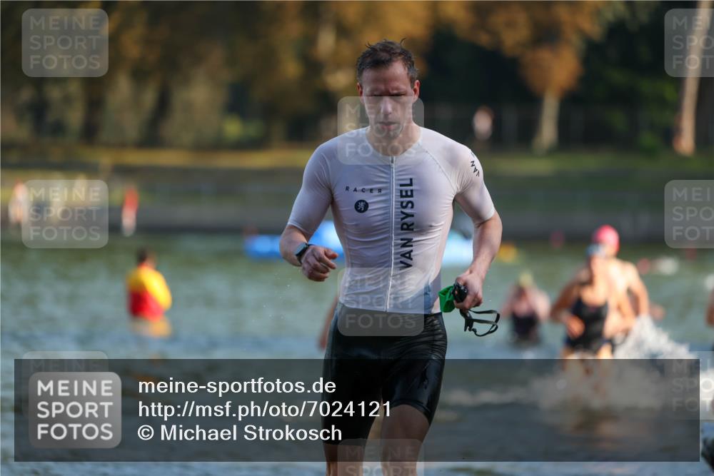 08.09.2024 - Stadtparktriathlon Michael Strokosch http://msf.ph/oto/7024121 08.09.2024 09:47:52 Schwimmen 193, 199, 200, 205, 207, 220, 226, 262 meine-sportfotos.de