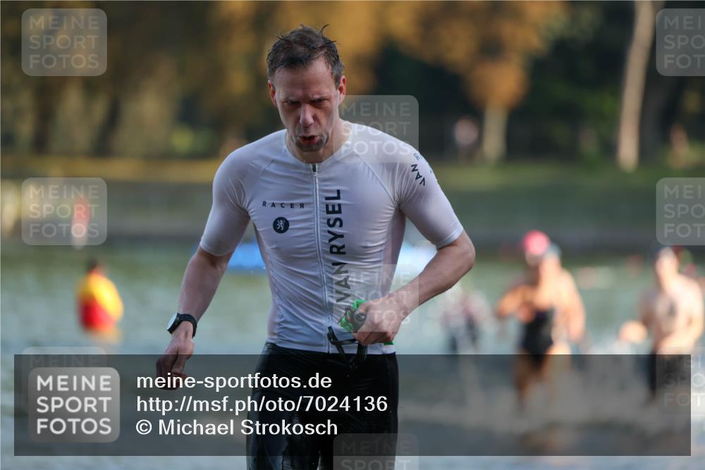 08.09.2024 - Stadtparktriathlon Michael Strokosch http://msf.ph/oto/7024136 08.09.2024 09:47:53 Schwimmen 193, 199, 200, 205, 207, 220, 226, 262 meine-sportfotos.de