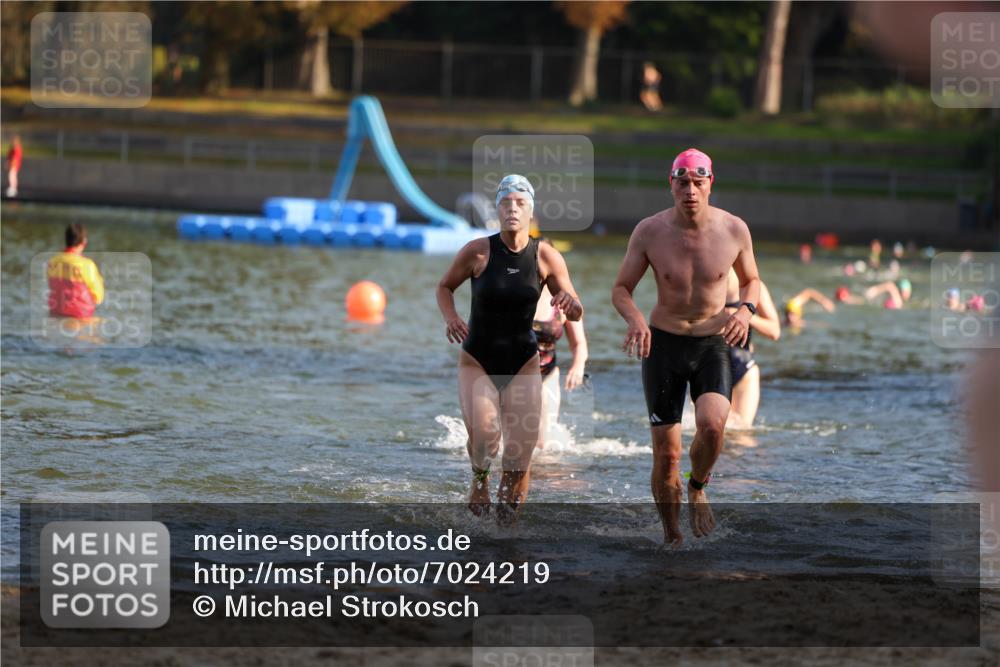 08.09.2024 - Stadtparktriathlon Michael Strokosch http://msf.ph/oto/7024219 08.09.2024 09:48:02 Schwimmen 200, 207, 213, 257, 262 meine-sportfotos.de