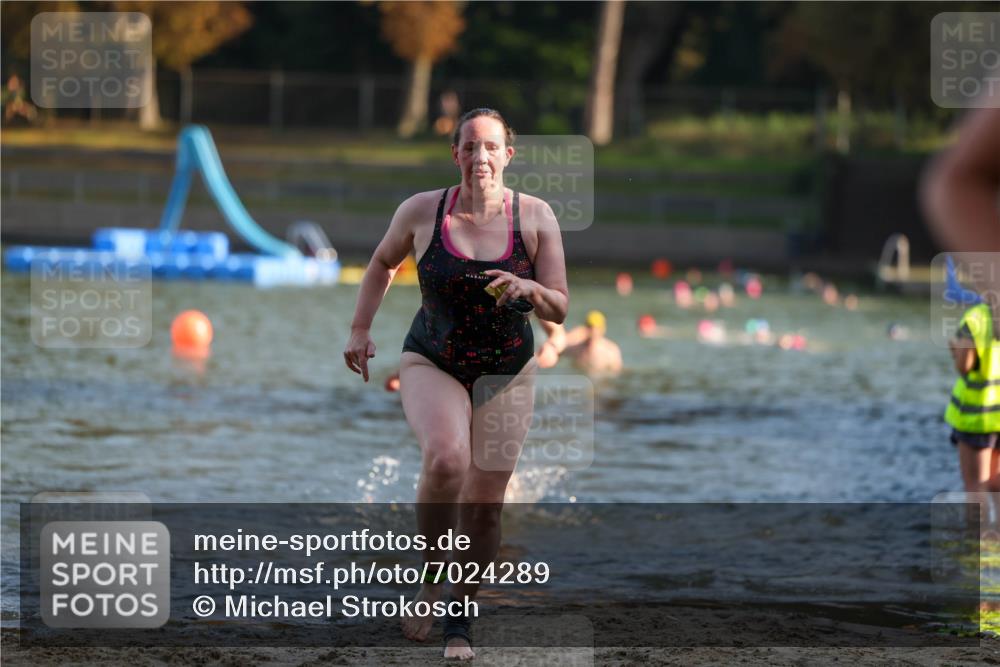 08.09.2024 - Stadtparktriathlon Michael Strokosch http://msf.ph/oto/7024289 08.09.2024 09:48:07 Schwimmen 213, 257, 262 meine-sportfotos.de
