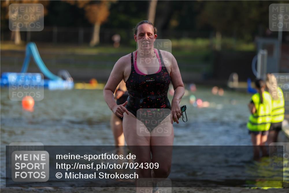 08.09.2024 - Stadtparktriathlon Michael Strokosch http://msf.ph/oto/7024309 08.09.2024 09:48:08 Schwimmen 213, 257, 262 meine-sportfotos.de