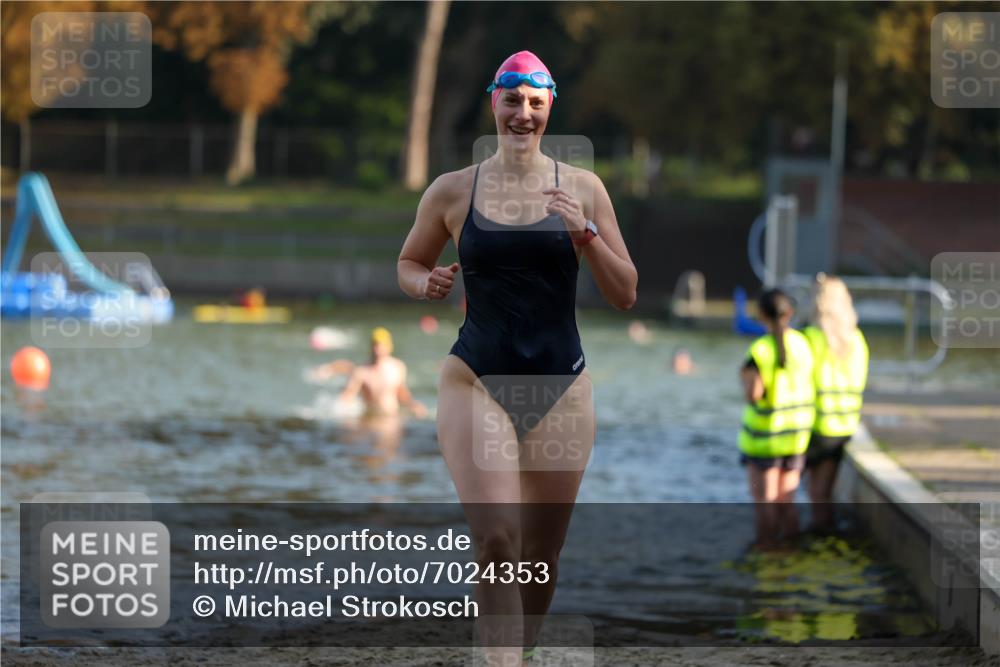 08.09.2024 - Stadtparktriathlon Michael Strokosch http://msf.ph/oto/7024353 08.09.2024 09:48:11 Schwimmen 213 meine-sportfotos.de