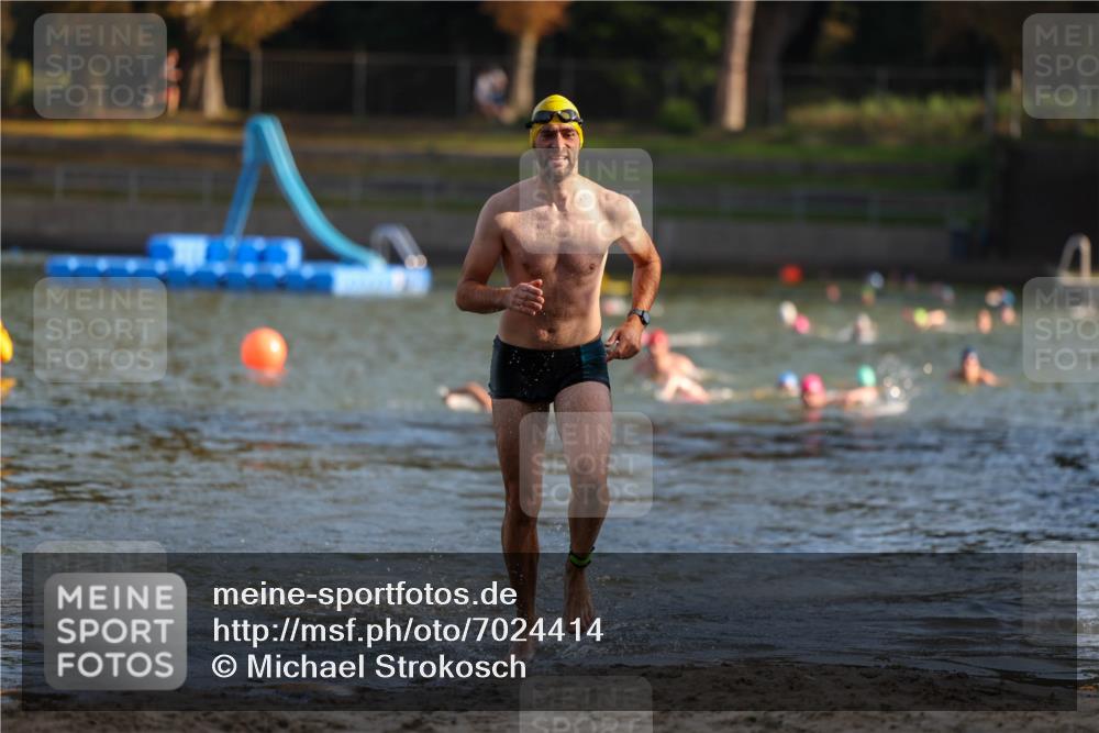 08.09.2024 - Stadtparktriathlon Michael Strokosch http://msf.ph/oto/7024414 08.09.2024 09:48:25 Schwimmen 196 meine-sportfotos.de
