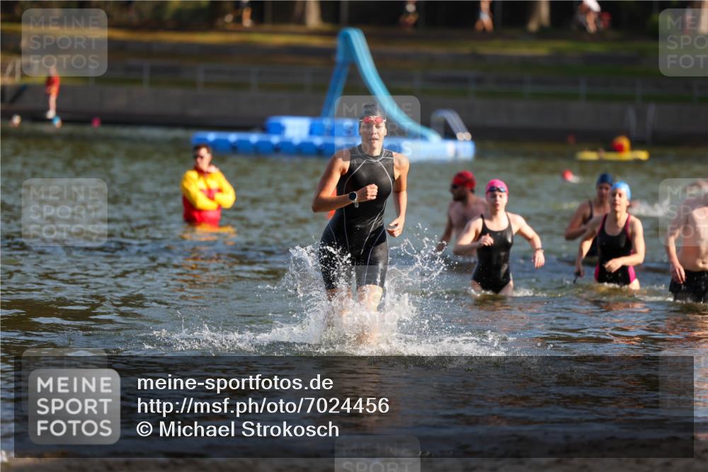 08.09.2024 - Stadtparktriathlon Michael Strokosch http://msf.ph/oto/7024456 08.09.2024 09:48:39 Schwimmen 190, 212, 215, 230, 241, 258 meine-sportfotos.de