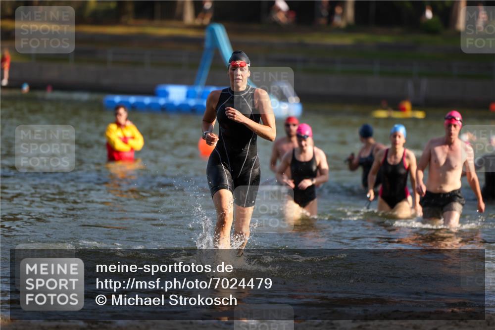 08.09.2024 - Stadtparktriathlon Michael Strokosch http://msf.ph/oto/7024479 08.09.2024 09:48:40 Schwimmen 190, 212, 215, 230, 241, 255, 258 meine-sportfotos.de