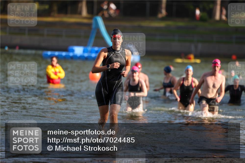 08.09.2024 - Stadtparktriathlon Michael Strokosch http://msf.ph/oto/7024485 08.09.2024 09:48:40 Schwimmen 190, 212, 215, 230, 241, 255, 258 meine-sportfotos.de