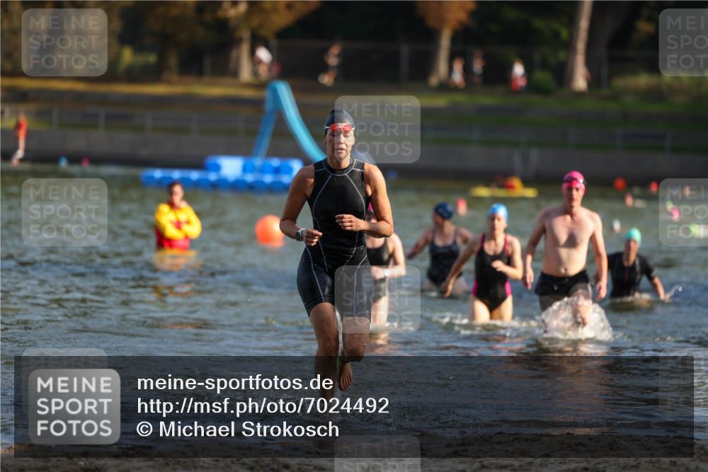 08.09.2024 - Stadtparktriathlon Michael Strokosch http://msf.ph/oto/7024492 08.09.2024 09:48:41 Schwimmen 190, 212, 215, 230, 241, 255, 258 meine-sportfotos.de