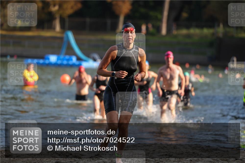 08.09.2024 - Stadtparktriathlon Michael Strokosch http://msf.ph/oto/7024522 08.09.2024 09:48:43 Schwimmen 190, 212, 215, 230, 241, 255, 258 meine-sportfotos.de