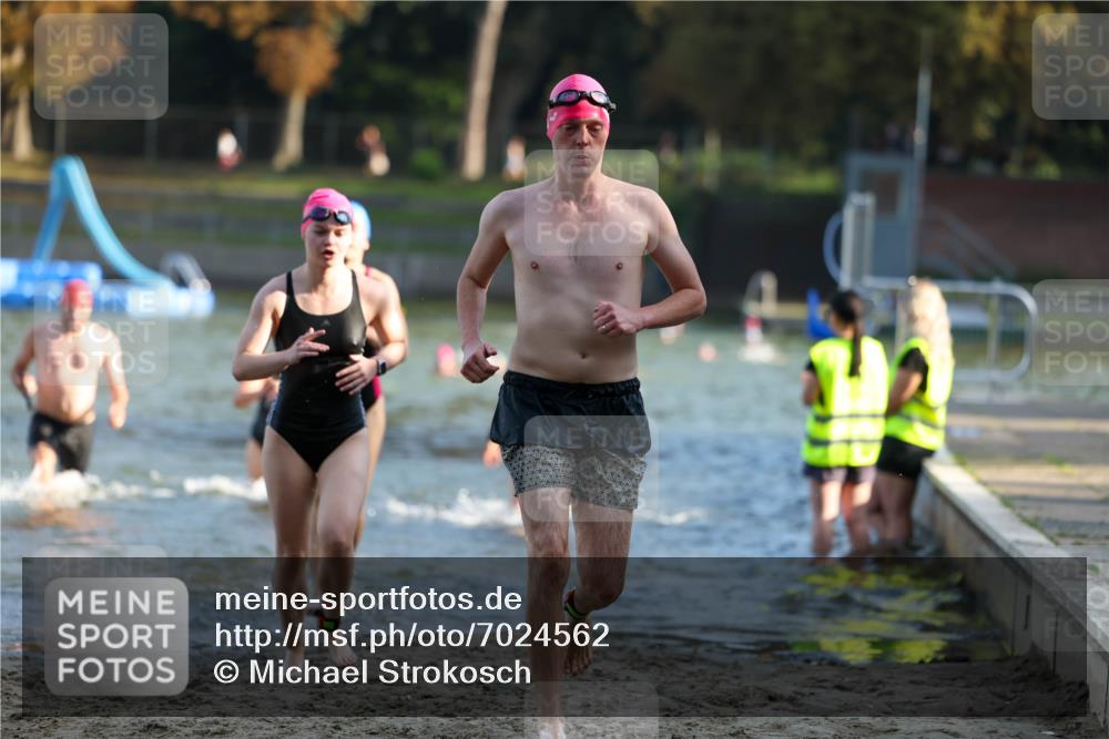 08.09.2024 - Stadtparktriathlon Michael Strokosch http://msf.ph/oto/7024562 08.09.2024 09:48:46 Schwimmen 190, 212, 215, 230, 241, 255, 258 meine-sportfotos.de