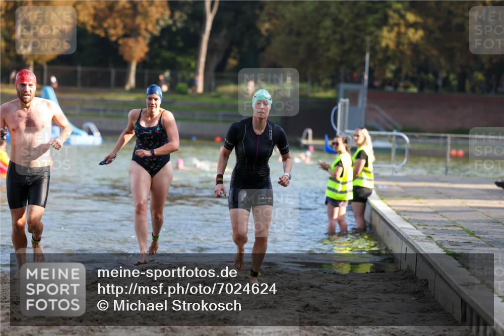 08.09.2024 - Stadtparktriathlon Michael Strokosch http://msf.ph/oto/7024624 08.09.2024 09:48:52 Schwimmen 190, 230, 241, 255 meine-sportfotos.de