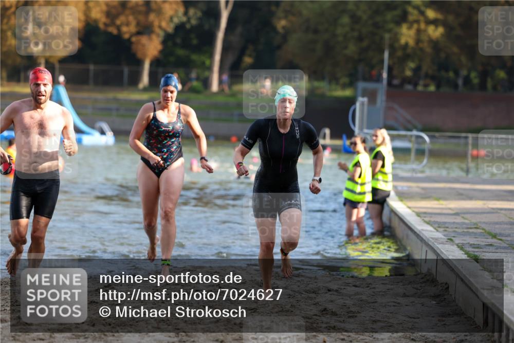 08.09.2024 - Stadtparktriathlon Michael Strokosch http://msf.ph/oto/7024627 08.09.2024 09:48:52 Schwimmen 190, 230, 241, 255 meine-sportfotos.de