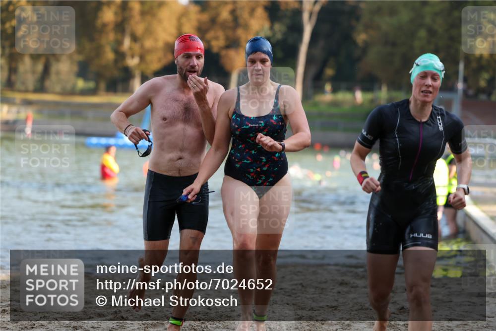 08.09.2024 - Stadtparktriathlon Michael Strokosch http://msf.ph/oto/7024652 08.09.2024 09:48:53 Schwimmen 230, 241, 255 meine-sportfotos.de
