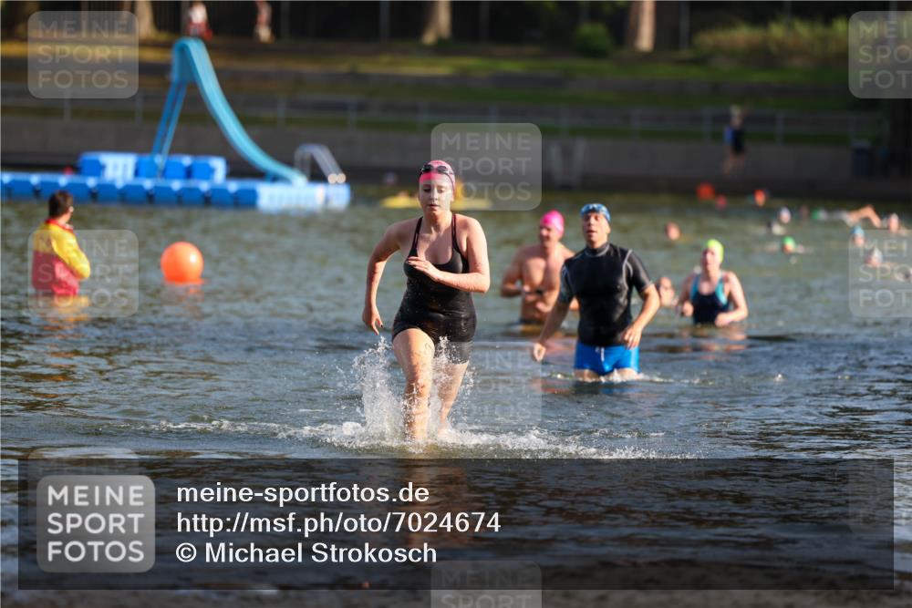 08.09.2024 - Stadtparktriathlon Michael Strokosch http://msf.ph/oto/7024674 08.09.2024 09:49:05 Schwimmen 194, 225 meine-sportfotos.de
