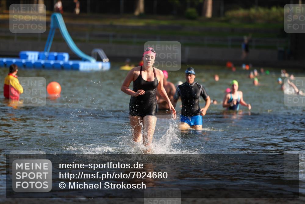 08.09.2024 - Stadtparktriathlon Michael Strokosch http://msf.ph/oto/7024680 08.09.2024 09:49:06 Schwimmen 194, 225 meine-sportfotos.de