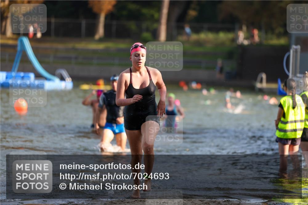 08.09.2024 - Stadtparktriathlon Michael Strokosch http://msf.ph/oto/7024693 08.09.2024 09:49:08 Schwimmen 194, 225 meine-sportfotos.de