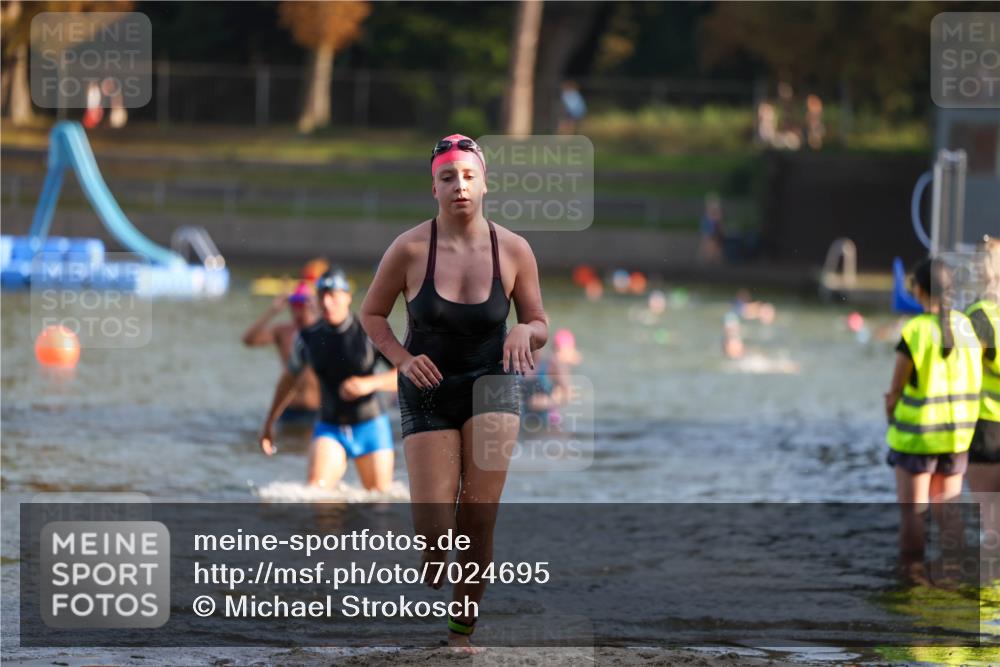 08.09.2024 - Stadtparktriathlon Michael Strokosch http://msf.ph/oto/7024695 08.09.2024 09:49:08 Schwimmen 194, 225 meine-sportfotos.de