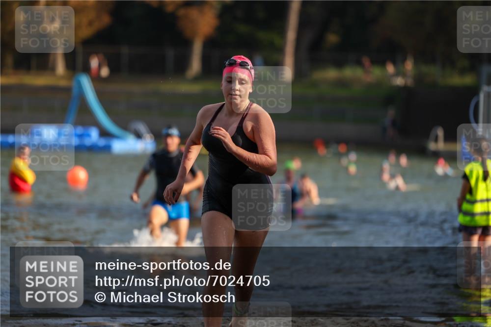 08.09.2024 - Stadtparktriathlon Michael Strokosch http://msf.ph/oto/7024705 08.09.2024 09:49:09 Schwimmen 194, 214, 225 meine-sportfotos.de