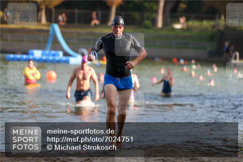 08.09.2024 - Stadtparktriathlon Michael Strokosch http://msf.ph/oto/7024751 08.09.2024 09:49:14 Schwimmen 194, 214, 222, 245 meine-sportfotos.de