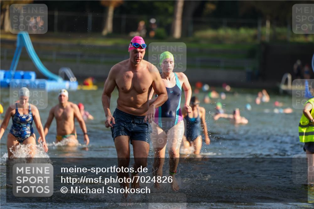 08.09.2024 - Stadtparktriathlon Michael Strokosch http://msf.ph/oto/7024826 08.09.2024 09:49:20 Schwimmen 182, 198, 214, 222, 245 meine-sportfotos.de