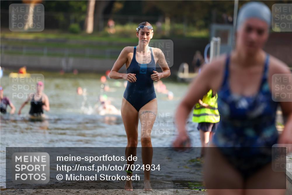 08.09.2024 - Stadtparktriathlon Michael Strokosch http://msf.ph/oto/7024934 08.09.2024 09:49:28 Schwimmen 182, 198, 216, 222 meine-sportfotos.de