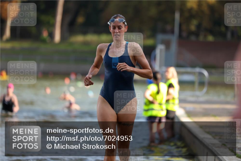 08.09.2024 - Stadtparktriathlon Michael Strokosch http://msf.ph/oto/7024953 08.09.2024 09:49:29 Schwimmen 182, 198, 216, 222 meine-sportfotos.de