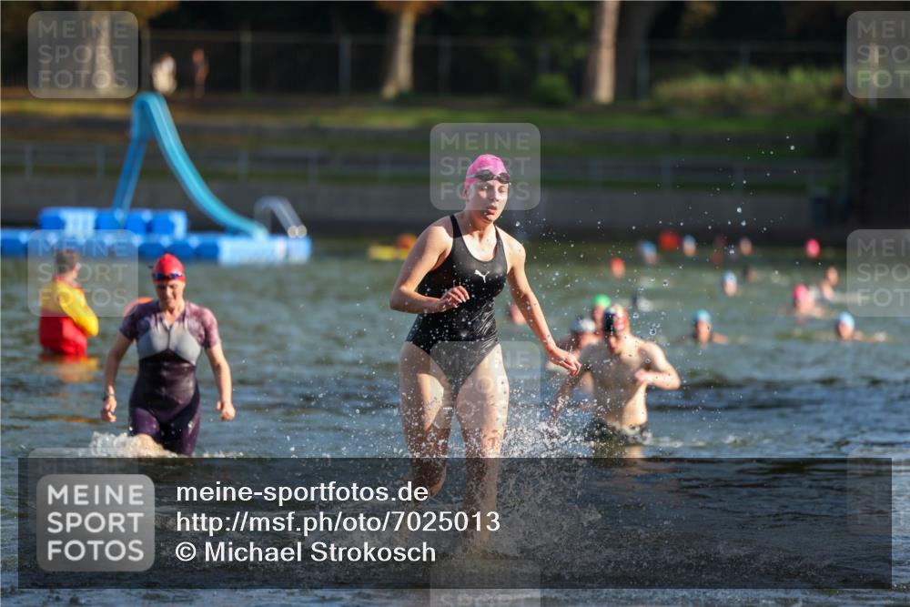 08.09.2024 - Stadtparktriathlon Michael Strokosch http://msf.ph/oto/7025013 08.09.2024 09:49:36 Schwimmen 186, 216, 244 meine-sportfotos.de