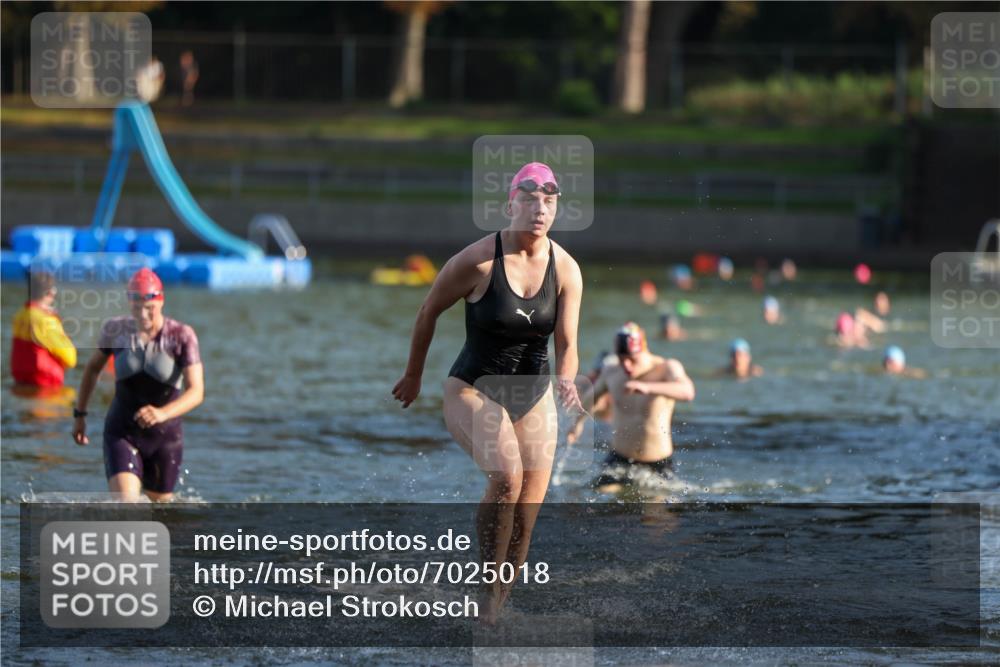 08.09.2024 - Stadtparktriathlon Michael Strokosch http://msf.ph/oto/7025018 08.09.2024 09:49:36 Schwimmen 186, 216, 244 meine-sportfotos.de
