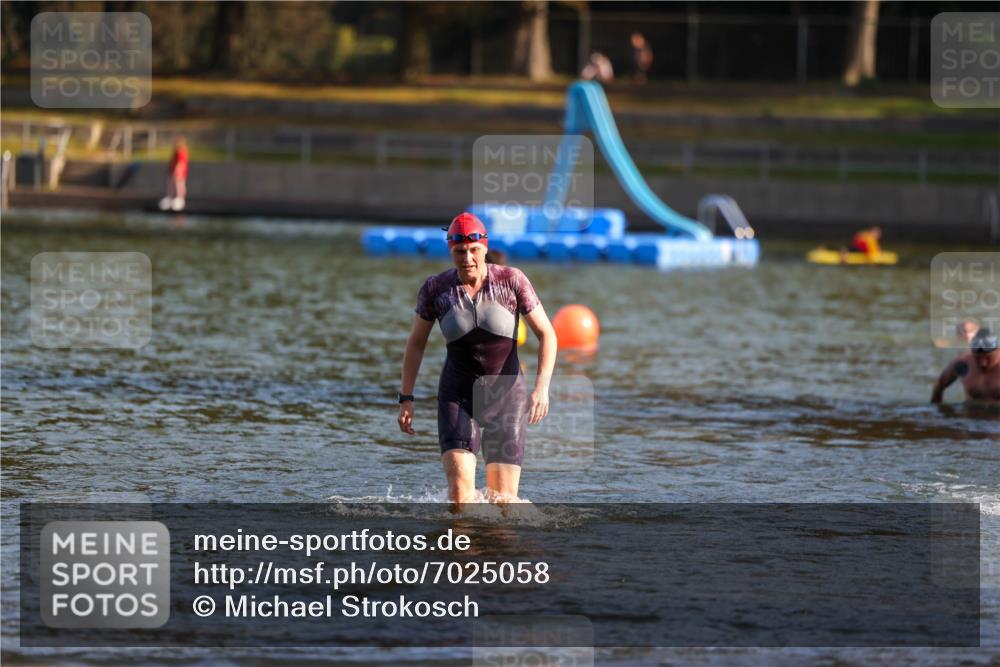 08.09.2024 - Stadtparktriathlon Michael Strokosch http://msf.ph/oto/7025058 08.09.2024 09:49:39 Schwimmen 186, 216, 238, 244 meine-sportfotos.de