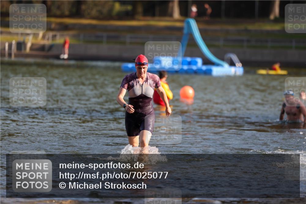 08.09.2024 - Stadtparktriathlon Michael Strokosch http://msf.ph/oto/7025077 08.09.2024 09:49:40 Schwimmen 186, 216, 238, 244 meine-sportfotos.de