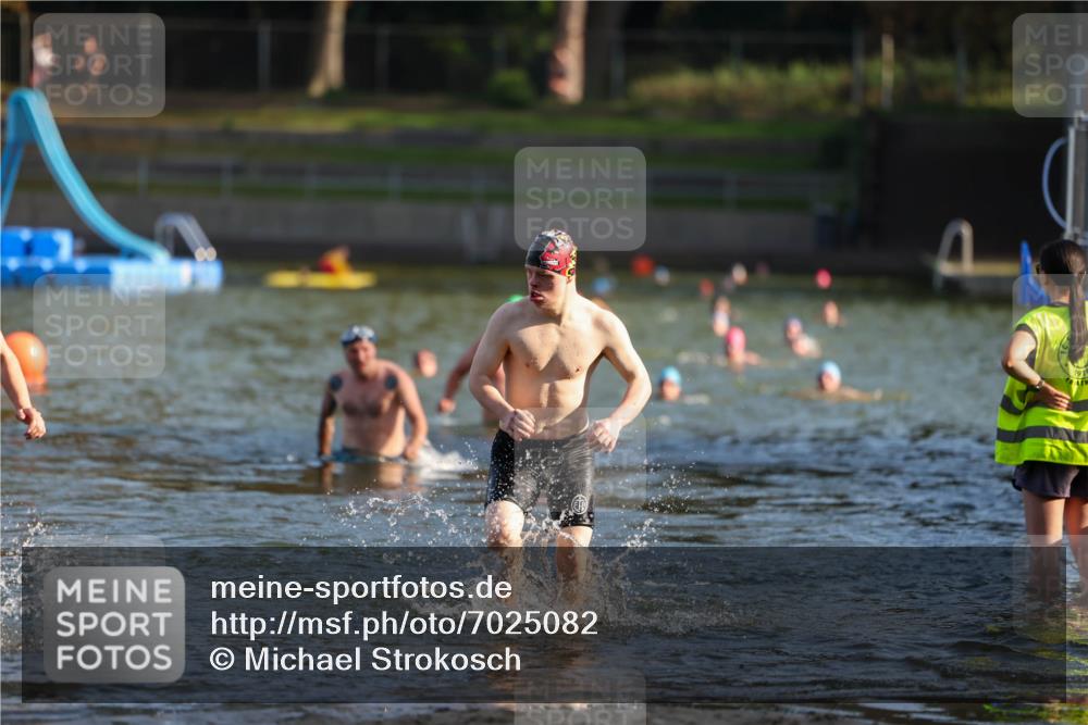 08.09.2024 - Stadtparktriathlon Michael Strokosch http://msf.ph/oto/7025082 08.09.2024 09:49:41 Schwimmen 186, 216, 238, 244 meine-sportfotos.de