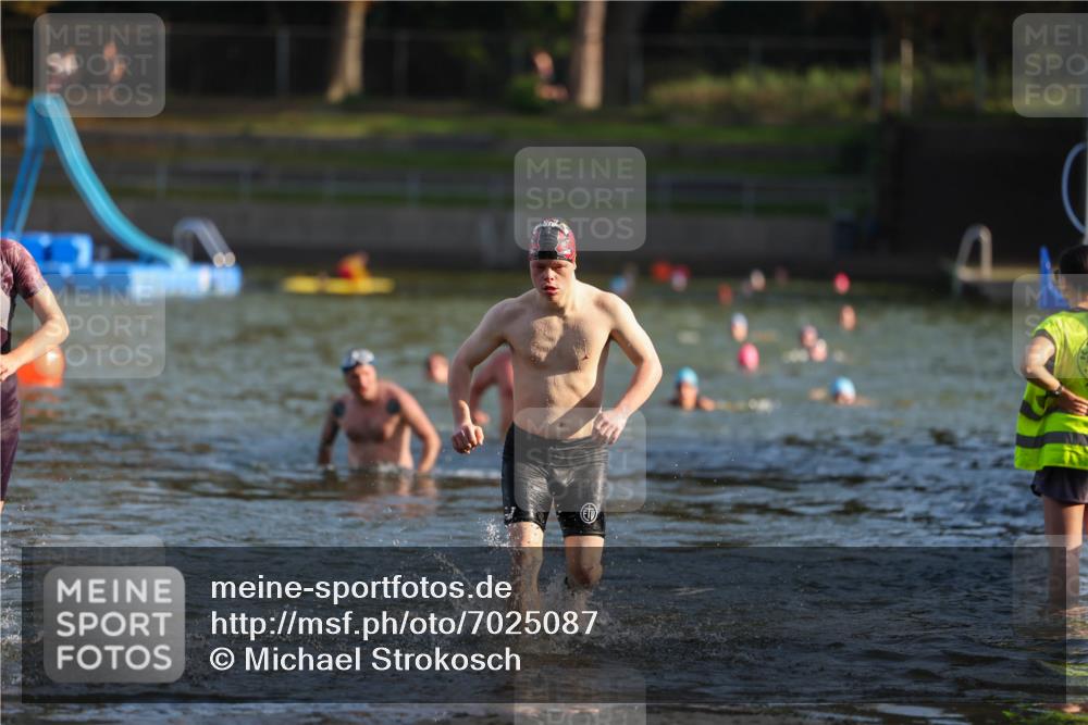 08.09.2024 - Stadtparktriathlon Michael Strokosch http://msf.ph/oto/7025087 08.09.2024 09:49:42 Schwimmen 186, 216, 238, 244 meine-sportfotos.de