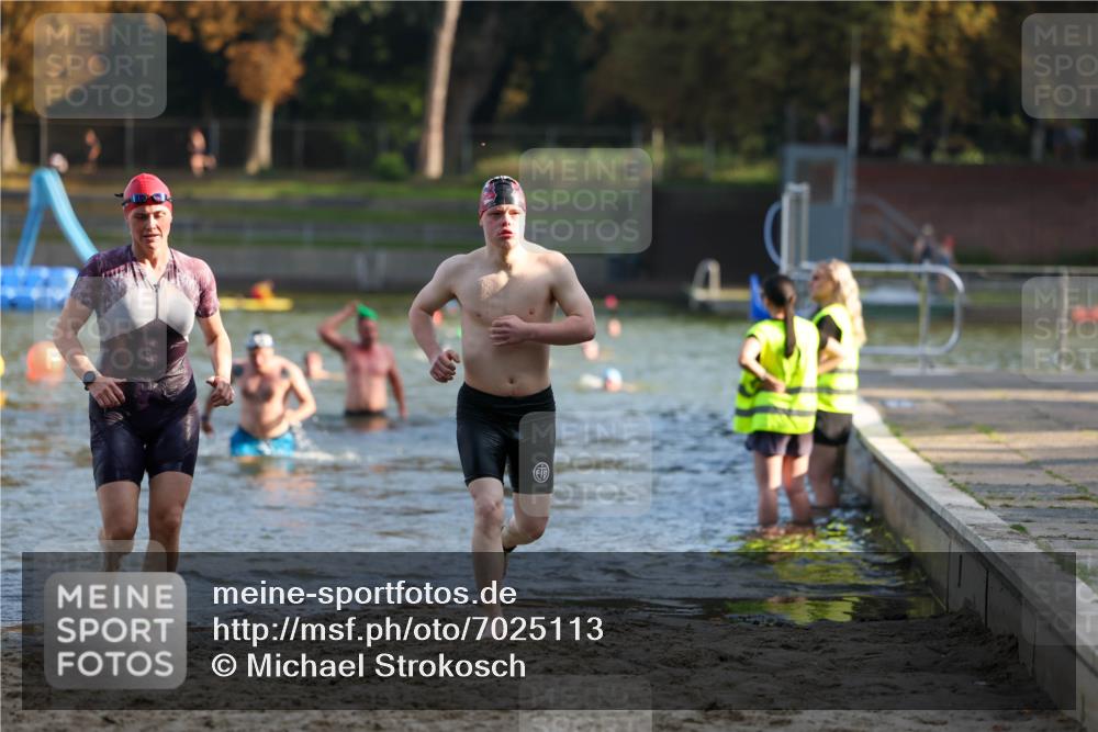 08.09.2024 - Stadtparktriathlon Michael Strokosch http://msf.ph/oto/7025113 08.09.2024 09:49:44 Schwimmen 186, 238, 244 meine-sportfotos.de