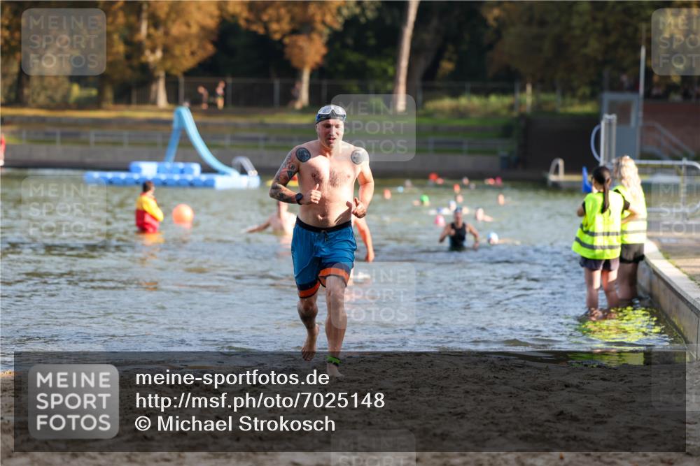 08.09.2024 - Stadtparktriathlon Michael Strokosch http://msf.ph/oto/7025148 08.09.2024 09:49:51 Schwimmen 192, 195, 238 meine-sportfotos.de