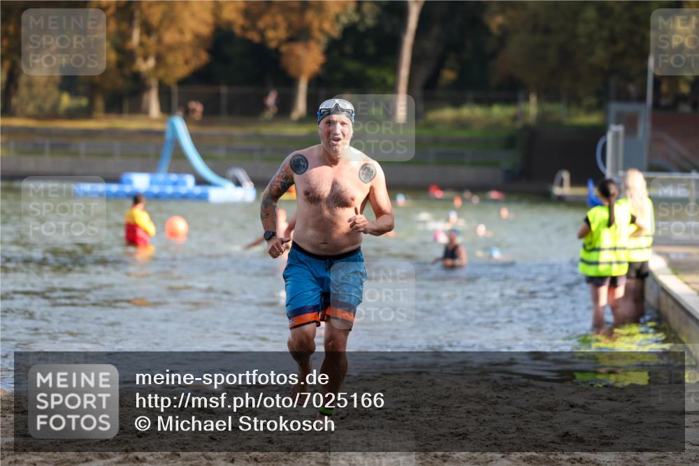 08.09.2024 - Stadtparktriathlon Michael Strokosch http://msf.ph/oto/7025166 08.09.2024 09:49:51 Schwimmen 192, 195, 238 meine-sportfotos.de