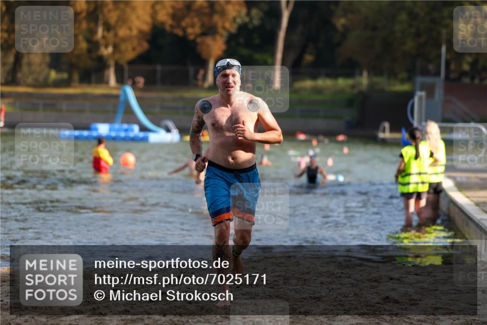 08.09.2024 - Stadtparktriathlon Michael Strokosch http://msf.ph/oto/7025171 08.09.2024 09:49:52 Schwimmen 192, 195, 238 meine-sportfotos.de