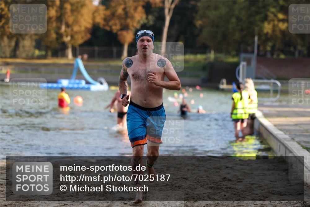 08.09.2024 - Stadtparktriathlon Michael Strokosch http://msf.ph/oto/7025187 08.09.2024 09:49:52 Schwimmen 192, 195, 238 meine-sportfotos.de
