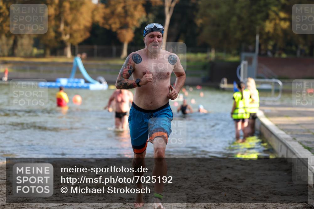 08.09.2024 - Stadtparktriathlon Michael Strokosch http://msf.ph/oto/7025192 08.09.2024 09:49:53 Schwimmen 192, 195, 238 meine-sportfotos.de