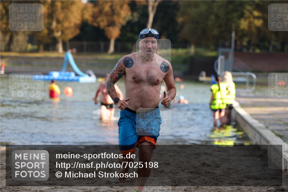 08.09.2024 - Stadtparktriathlon Michael Strokosch http://msf.ph/oto/7025198 08.09.2024 09:49:53 Schwimmen 192, 195, 238 meine-sportfotos.de