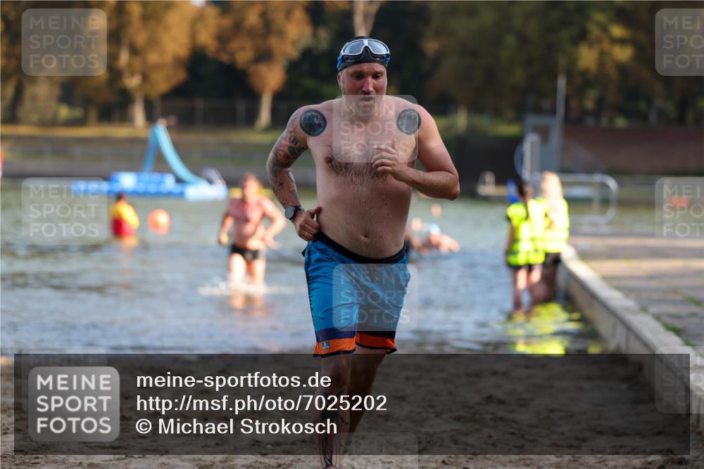 08.09.2024 - Stadtparktriathlon Michael Strokosch http://msf.ph/oto/7025202 08.09.2024 09:49:53 Schwimmen 192, 195, 238 meine-sportfotos.de