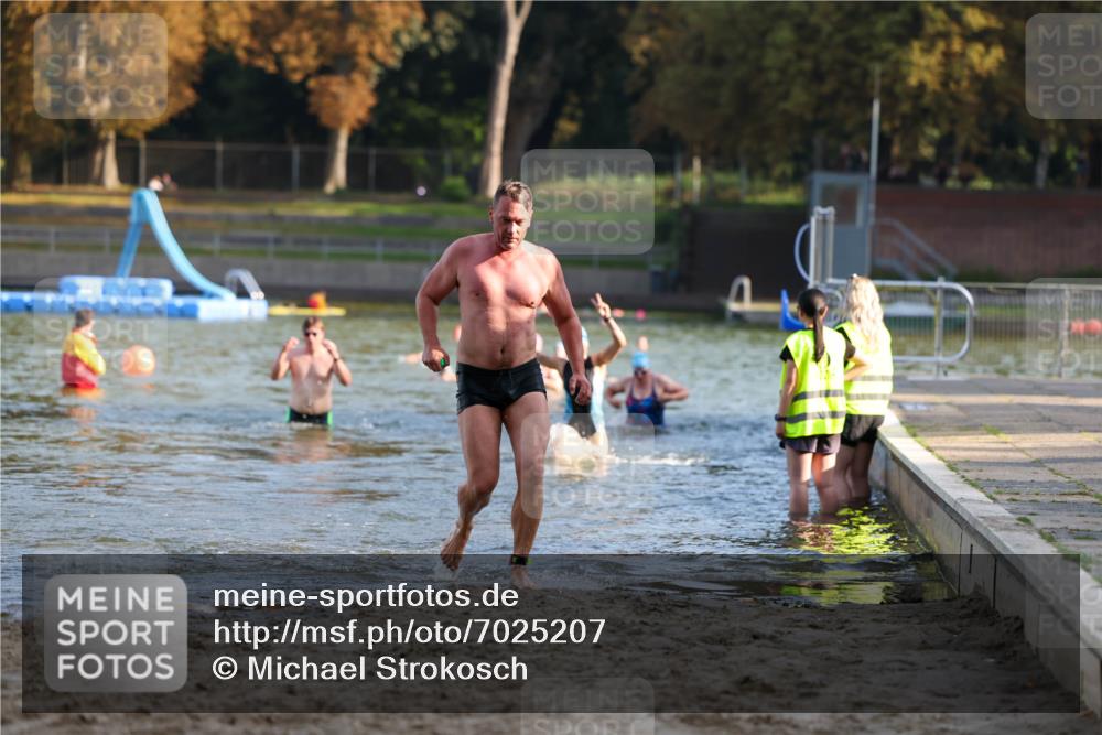 08.09.2024 - Stadtparktriathlon Michael Strokosch http://msf.ph/oto/7025207 08.09.2024 09:49:57 Schwimmen 192, 195, 206 meine-sportfotos.de