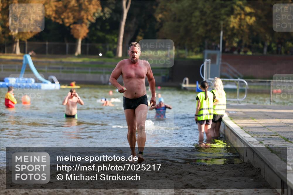 08.09.2024 - Stadtparktriathlon Michael Strokosch http://msf.ph/oto/7025217 08.09.2024 09:49:58 Schwimmen 192, 195, 206, 237 meine-sportfotos.de