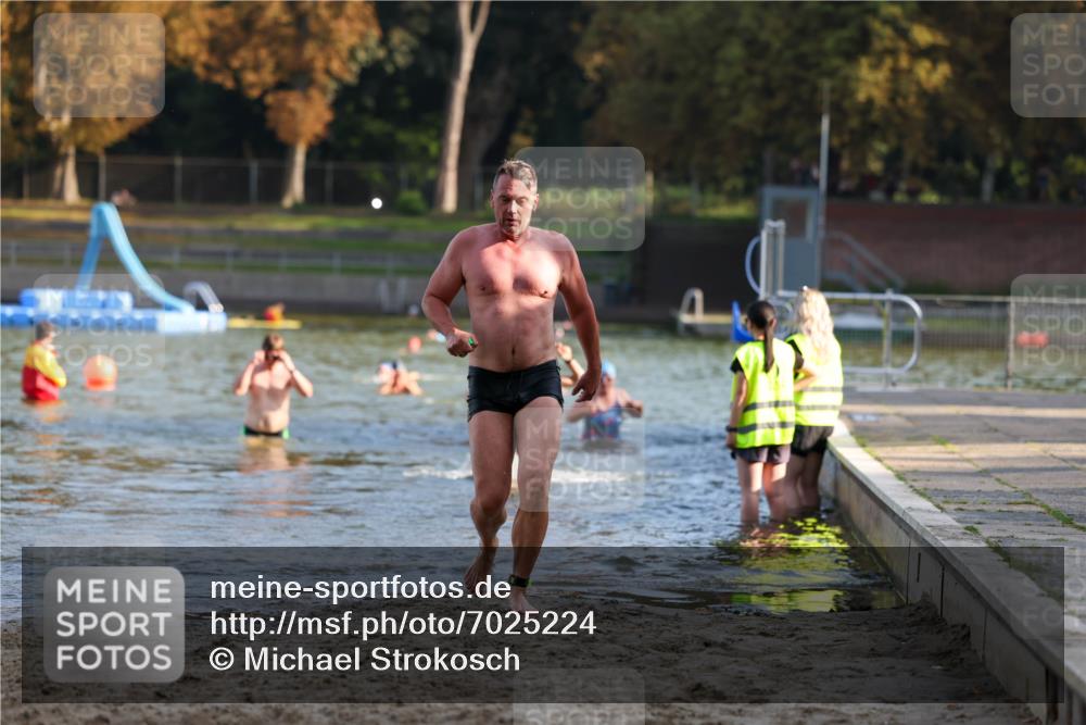 08.09.2024 - Stadtparktriathlon Michael Strokosch http://msf.ph/oto/7025224 08.09.2024 09:49:58 Schwimmen 192, 195, 206, 237 meine-sportfotos.de