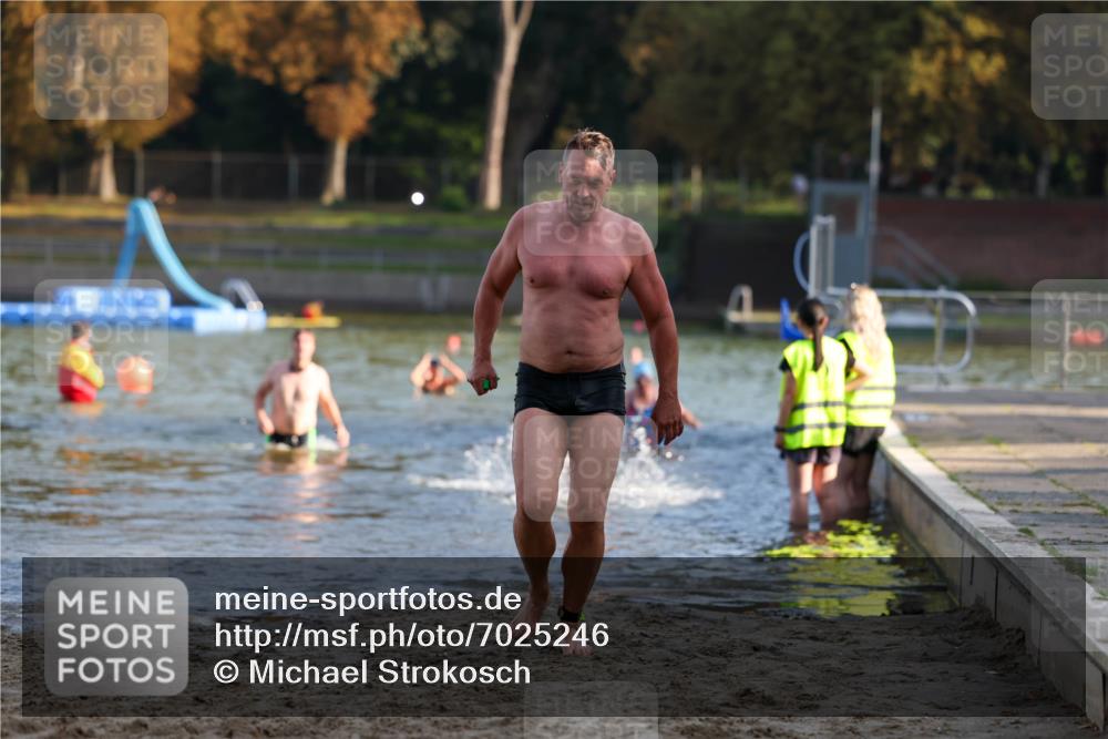 08.09.2024 - Stadtparktriathlon Michael Strokosch http://msf.ph/oto/7025246 08.09.2024 09:49:59 Schwimmen 192, 195, 206, 237 meine-sportfotos.de