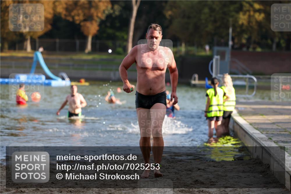 08.09.2024 - Stadtparktriathlon Michael Strokosch http://msf.ph/oto/7025253 08.09.2024 09:49:59 Schwimmen 192, 195, 206, 237 meine-sportfotos.de